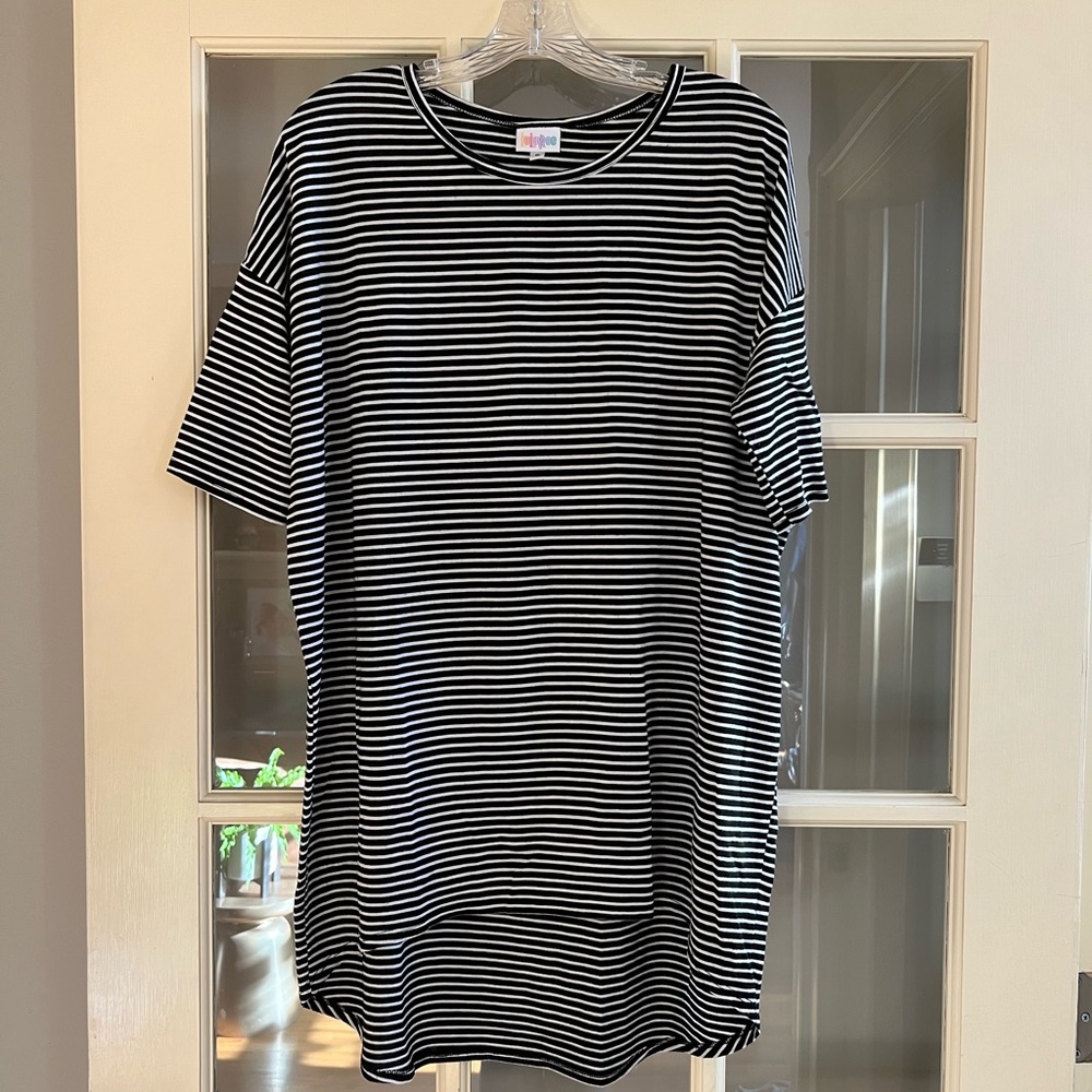 LuLaRoe Irma top EUC